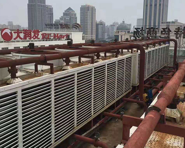 大潤發(fā)冷卻塔維修保養(yǎng)